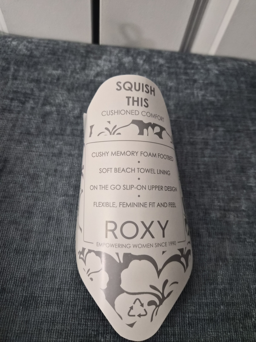 Roxy White and Gray Floral Shoe Sleeve - Picture 11 of 13